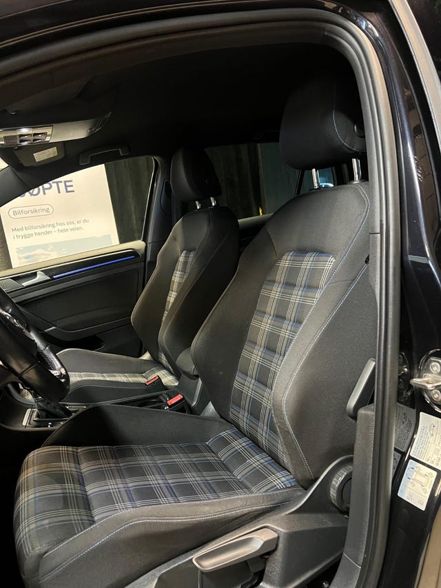 2015 VOLKSWAGEN GOLF - 18