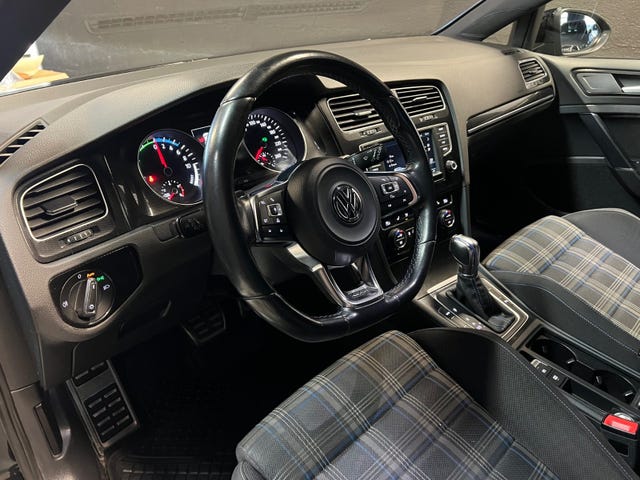2015 VOLKSWAGEN GOLF - 16
