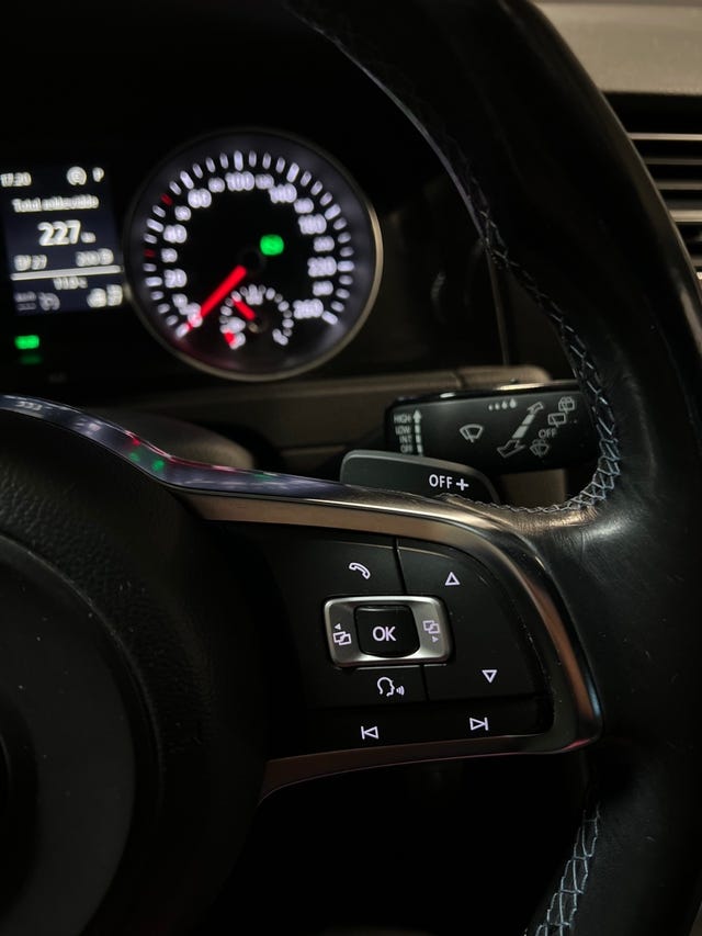 2015 VOLKSWAGEN GOLF - 37