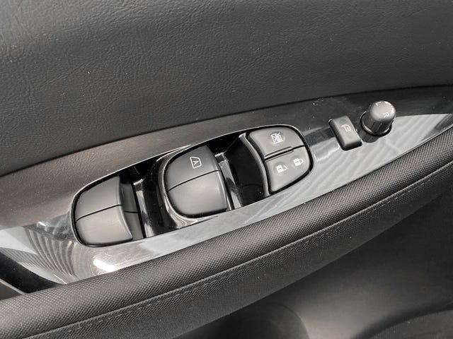 2018 NISSAN LEAF - 22