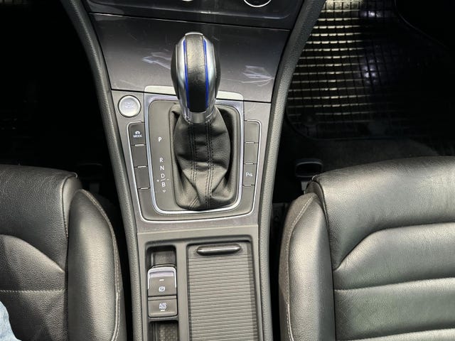 2015 VOLKSWAGEN GOLF - 23