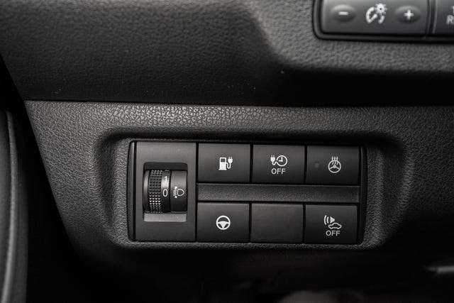 2020 NISSAN LEAF - 25