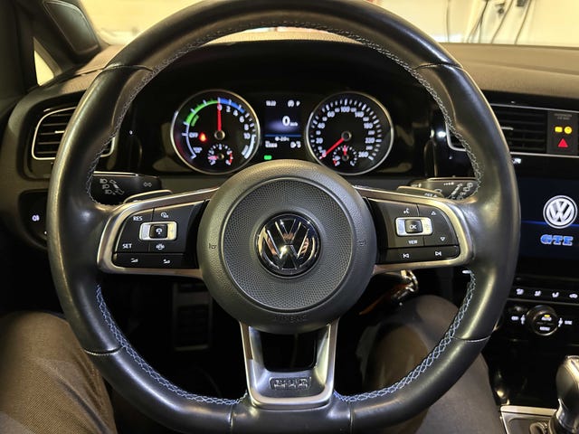2019 VOLKSWAGEN GOLF - 8