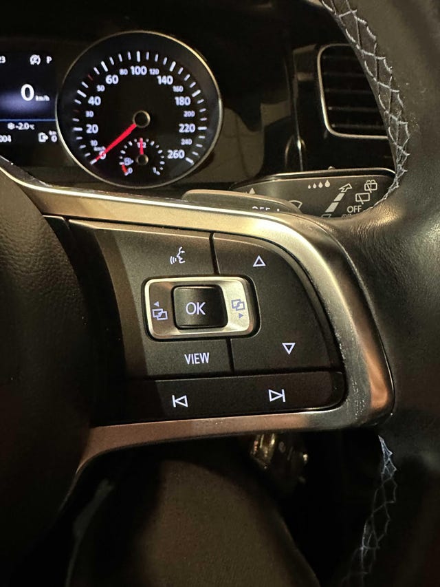 2019 VOLKSWAGEN GOLF - 18