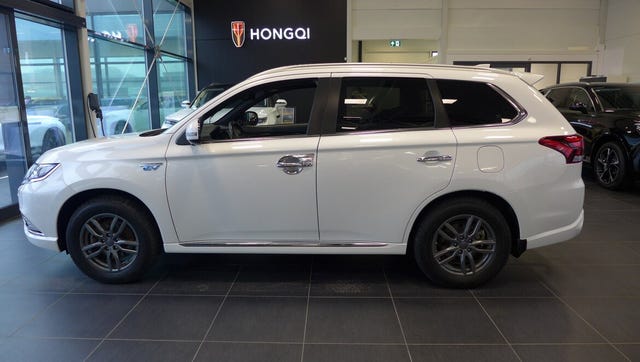 JMBXDGG3WLZ022037 2020 MITSUBISHI OUTLANDER-1