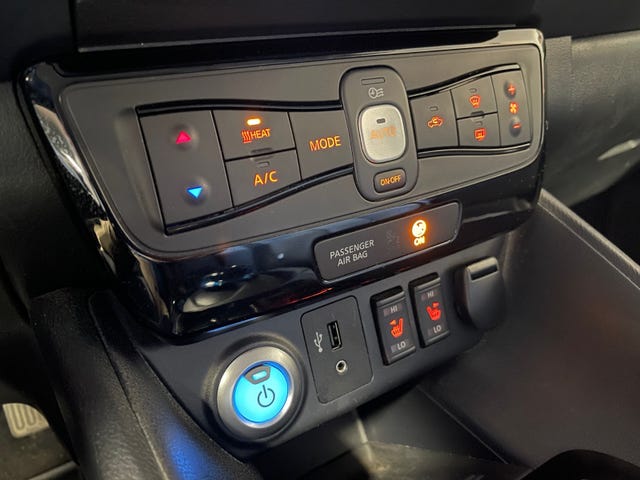2018 NISSAN LEAF - 10