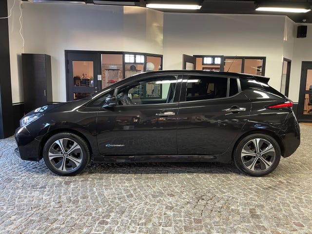 SJNFAAZE1U0022470 2018 NISSAN LEAF-1