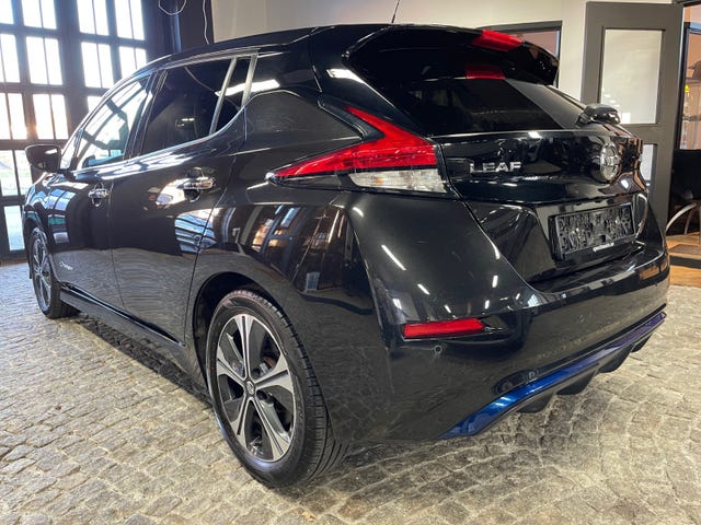 SJNFAAZE1U0022470 2018 NISSAN LEAF-2