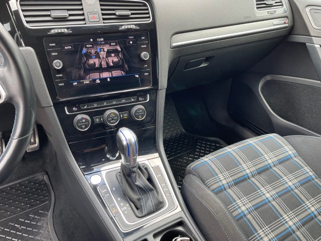 2018 VOLKSWAGEN GOLF - 11