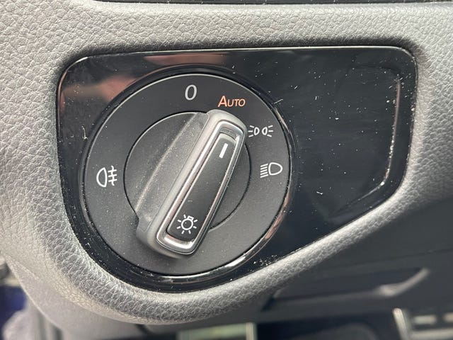 2018 VOLKSWAGEN GOLF - 18
