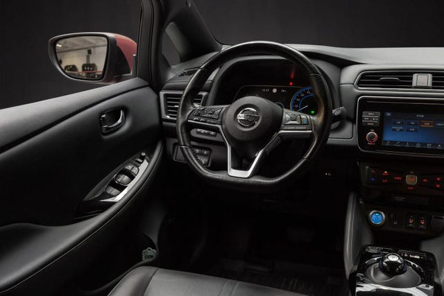 2018 NISSAN LEAF - 13
