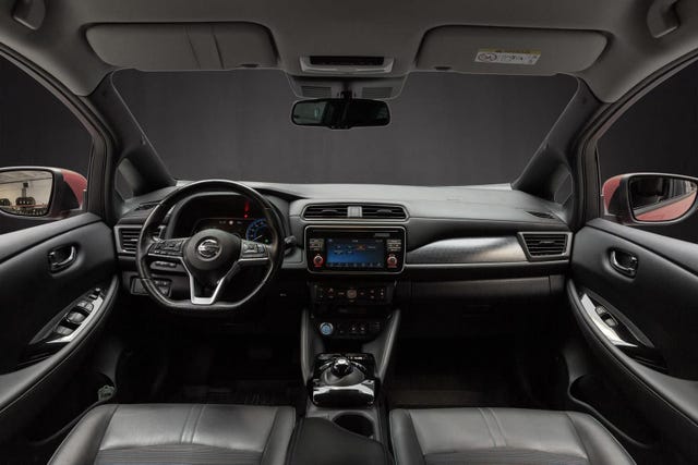 2018 NISSAN LEAF - 12