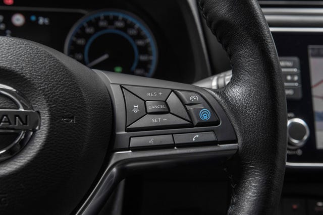 2020 NISSAN LEAF - 17