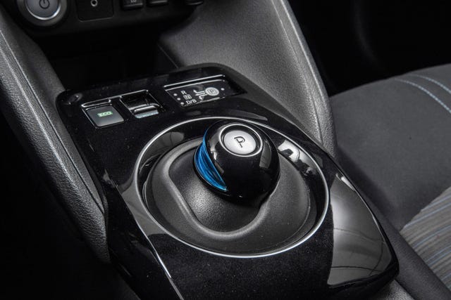2020 NISSAN LEAF - 11