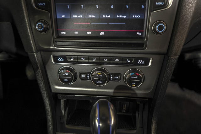 2015 VOLKSWAGEN GOLF - 18