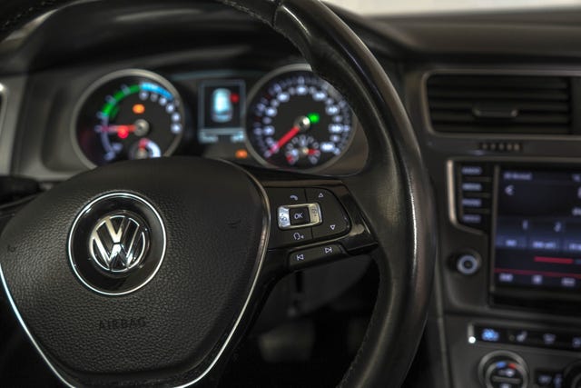 2015 VOLKSWAGEN GOLF - 14