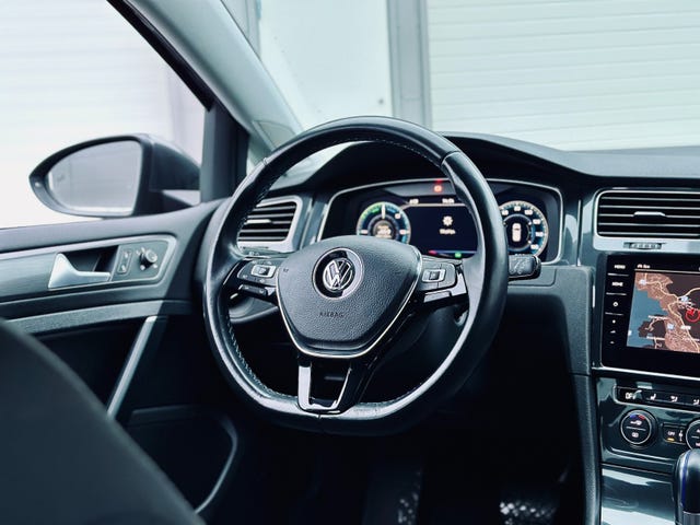 2019 VOLKSWAGEN GOLF - 11