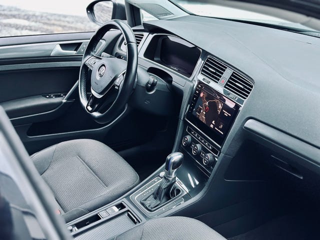 2019 VOLKSWAGEN GOLF - 18