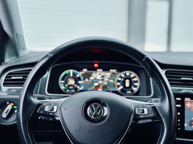 2019 VOLKSWAGEN GOLF - 16