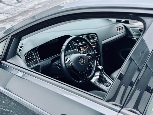 2019 VOLKSWAGEN GOLF - 10