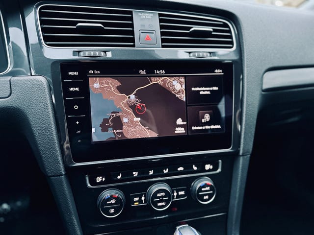 2019 VOLKSWAGEN GOLF - 19