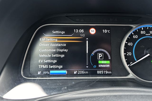 2018 NISSAN LEAF - 18