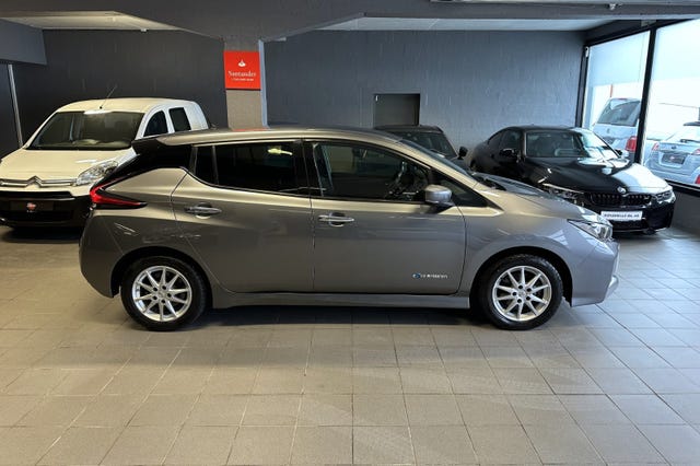 SJNFAAZE1U0019672 2018 NISSAN LEAF-5