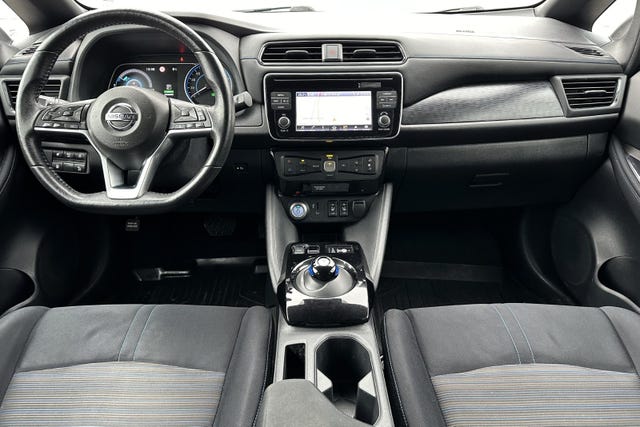 2018 NISSAN LEAF - 12