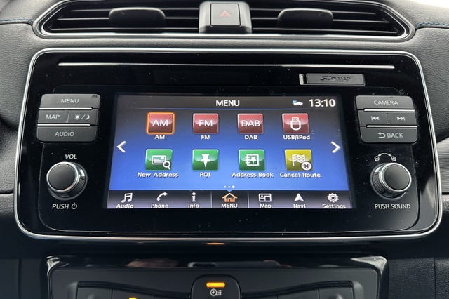 2018 NISSAN LEAF - 24