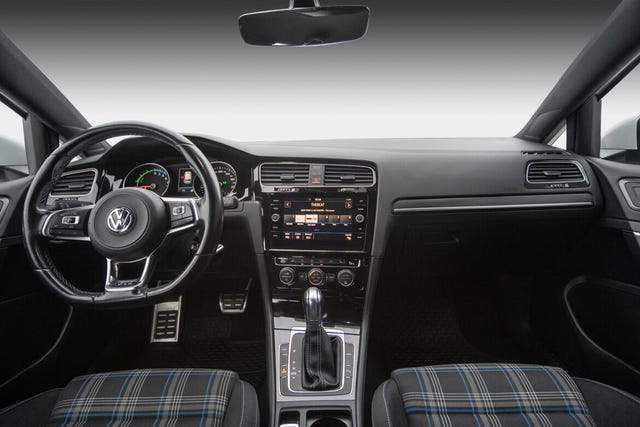 2018 VOLKSWAGEN GOLF - 12