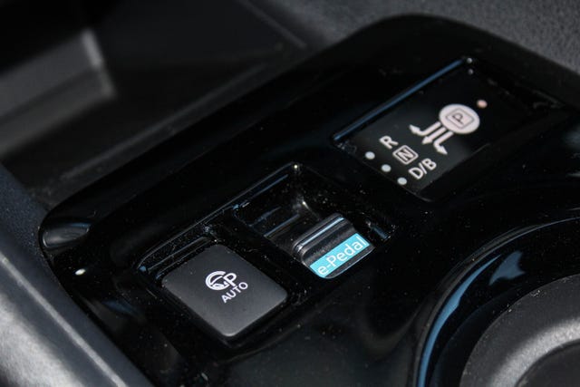 2018 NISSAN LEAF - 35