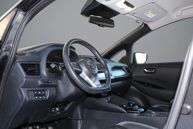 2018 NISSAN LEAF - 16