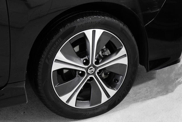 2018 NISSAN LEAF - 11