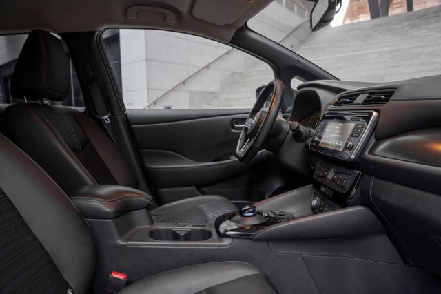2018 NISSAN LEAF - 27
