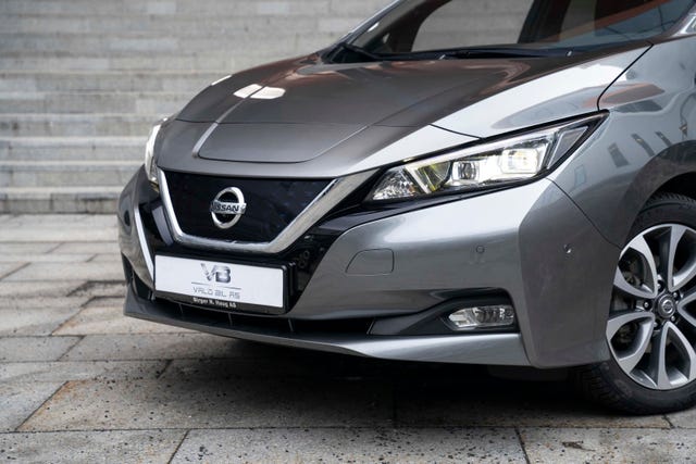 SJNFAAZE1U0033025 2018 NISSAN LEAF-2