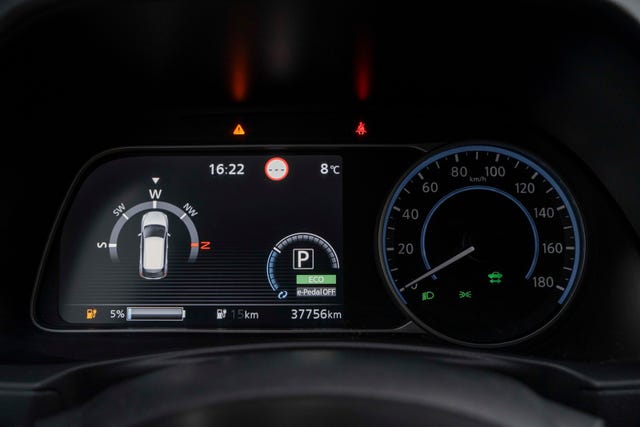 2018 NISSAN LEAF - 11