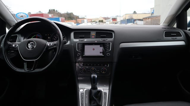 2015 VOLKSWAGEN GOLF - 19