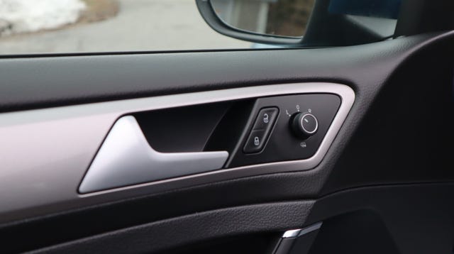 2015 VOLKSWAGEN GOLF - 16