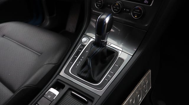 2015 VOLKSWAGEN GOLF - 24