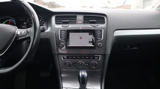 2015 VOLKSWAGEN GOLF - 23