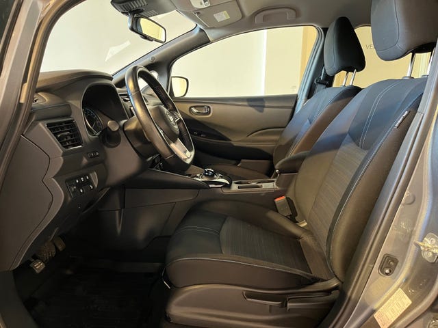 2021 NISSAN LEAF - 11