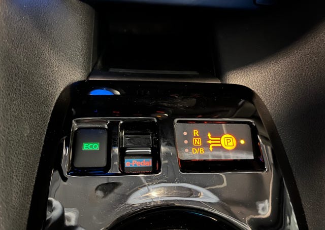 2021 NISSAN LEAF - 31