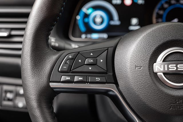 2022 NISSAN LEAF - 12