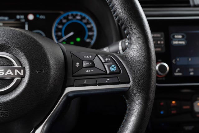 2022 NISSAN LEAF - 16
