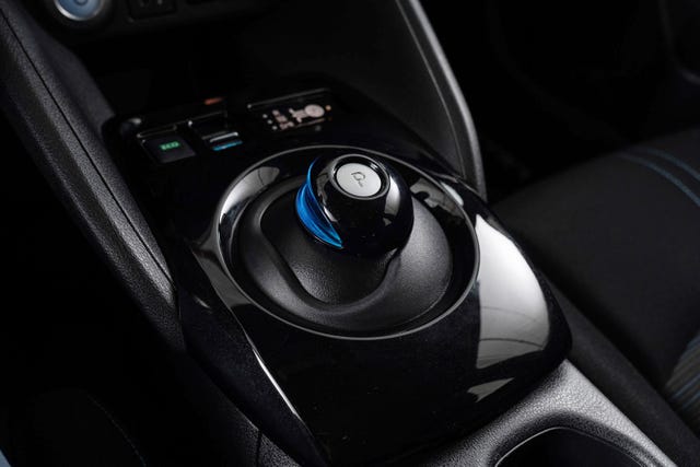 2022 NISSAN LEAF - 11