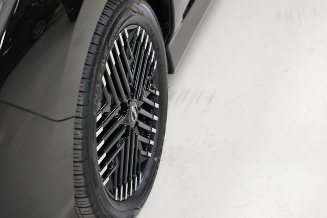 2022 NISSAN LEAF - 33
