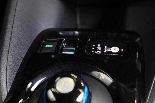 2022 NISSAN LEAF - 19