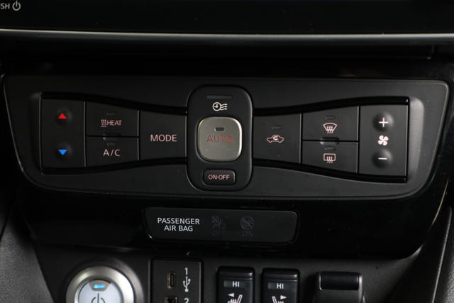 2022 NISSAN LEAF - 17