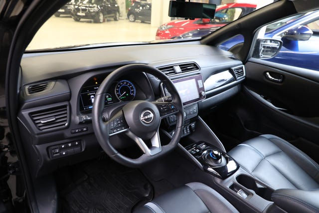 2022 NISSAN LEAF - 23
