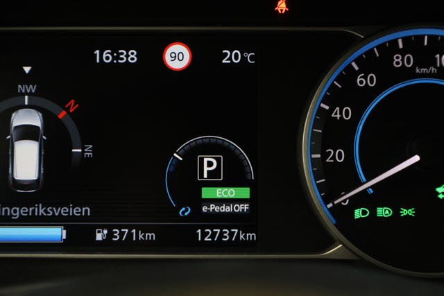 2022 NISSAN LEAF - 31